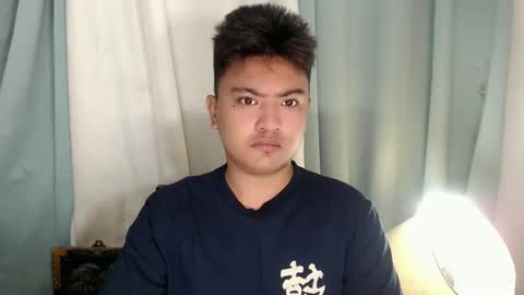 Snapshot of xxhotloyd_cummerx chatting on December 6, 6:33 pm Loyd online show from December 6, 6:33 pm