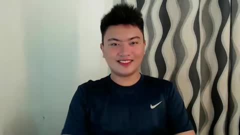 Snapshot of xxhotloyd_cummerx chatting on December 30, 11:04 am Loyd online show from December 30, 11:04 am