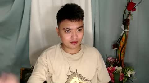 Snapshot of xxhotloyd_cummerx chatting on January 1, 10:54 am Loyd online show from January 1, 10:54 am