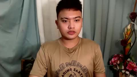 Snapshot of xxhotloyd_cummerx chatting on January 3, 4:27 pm Loyd online show from January 3, 4:27 pm