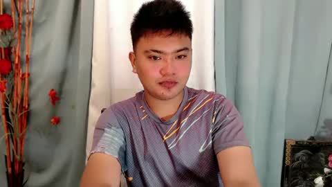 Snapshot of xxhotloyd_cummerx chatting on March 1, 12:39 am Loyd online show from March 1, 12:39 am