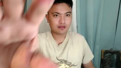 Snapshot of xxhotloyd_cummerx chatting on February 26, 6:26 pm Loyd online show from February 26, 6:26 pm