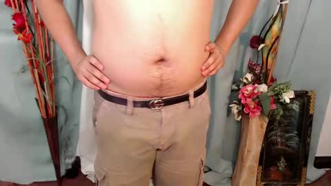 Snapshot of xxhotloyd_cummerx chatting on February 10, 6:35 pm Loyd online show from February 10, 6:35 pm