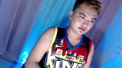 Snapshot of xxhotloyd_cummerx chatting on October 24, 11:22 am Loyd online show from October 24, 11:22 am