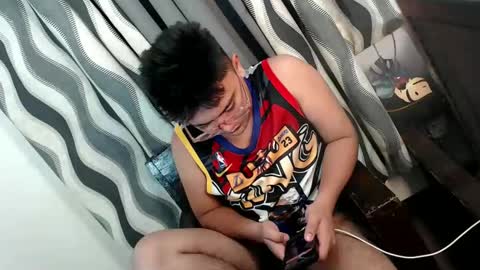 Snapshot of xxhotloyd_cummerx chatting on January 14, 2:11 pm Loyd online show from January 14, 2:11 pm