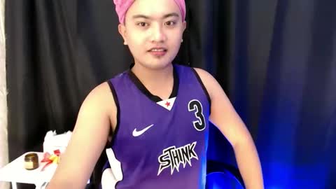 Snapshot of xxhotloyd_cummerx chatting on October 26, 12:39 pm Loyd online show from October 26, 12:39 pm