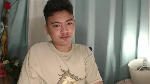 Snapshot of xxhotloyd_cummerx chatting on December 20, 2:26 pm Loyd online show from December 20, 2:26 pm