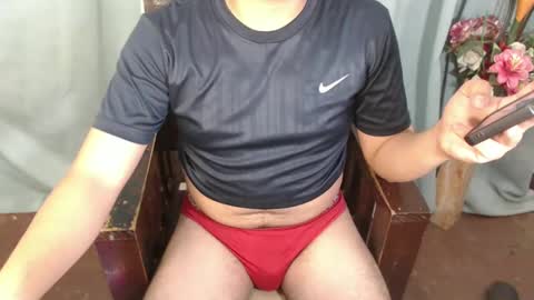 Snapshot of xxhotloyd_cummerx chatting on January 12, 10:02 am Loyd online show from January 12, 10:02 am