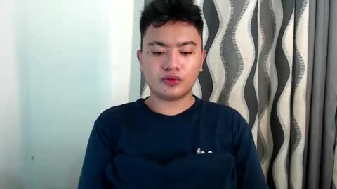 Snapshot of xxhotloyd_cummerx chatting on December 23, 3:11 pm Loyd online show from December 23, 3:11 pm