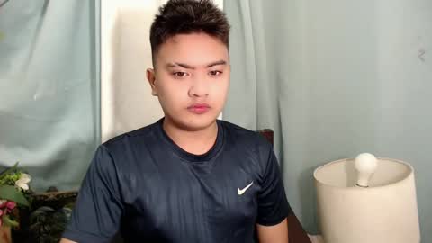 Snapshot of xxhotloyd_cummerx chatting on December 14, 5:14 pm Loyd online show from December 14, 5:14 pm