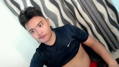 Snapshot of xxhotloyd_cummerx chatting on December 5, 12:50 pm Loyd online show from December 5, 12:50 pm