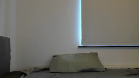 Snapshot of xxkimber_bentonxx chatting on December 4, 1:58 pm Next online Monday to Friday 10am till 2pm UK time online show from December 4, 1:58 pm