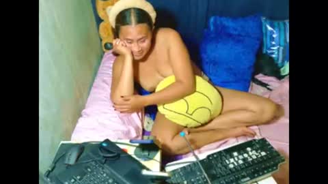 Snapshot of xxloveheart chatting on September 16, 4:59 am xxloveheart online show from September 16, 4:59 am