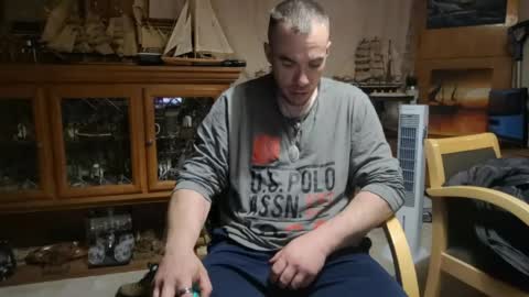 xxScubaStevexx online show from April 13, 12:37 am