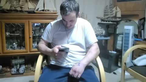 xxScubaStevexx online show from April 5, 9:06 am