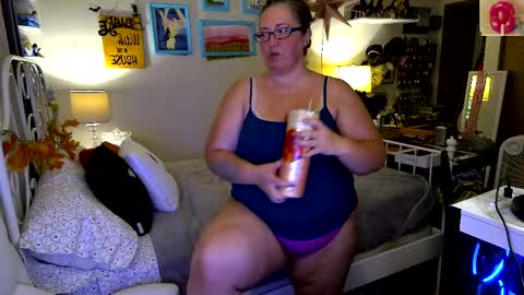 Snapshot of xxstrawberryjanexx chatting on September 26, 2:52 am Strawberry Jane online show from September 26, 2:52 am