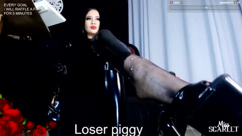 Snapshot of xxx_madamme chatting on February 26, 12:41 am Mistress Scarlet Igmiss scarlet978 online show from February 26, 12:41 am