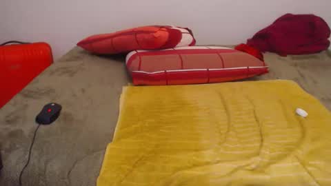 Ayanda online show from April 5, 7:00 pm