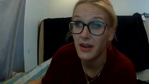 Snapshot of xxxcertified_freakxxx69 chatting on October 22, 9:23 am xxxcertified_freakxxx69 online show from October 22, 9:23 am