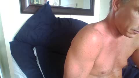Snapshot of xxxelentdick chatting on March 8, 6:58 pm deeeeznutz online show from March 8, 6:58 pm