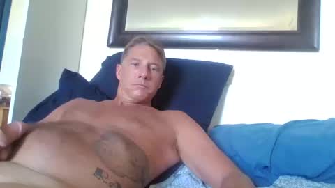 Snapshot of xxxelentdick chatting on October 19, 11:42 pm deeeeznutz online show from October 19, 11:42 pm