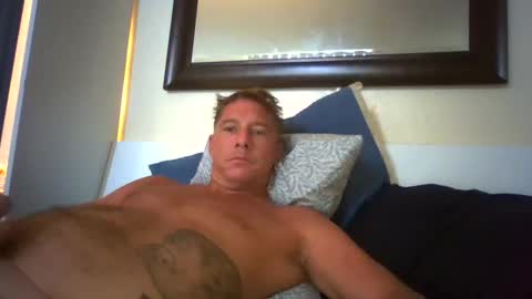 Snapshot of xxxelentdick chatting on October 12, 9:05 pm deeeeznutz online show from October 12, 9:05 pm