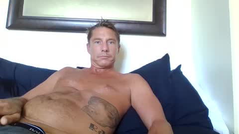 Snapshot of xxxelentdick chatting on March 9, 10:52 pm deeeeznutz online show from March 9, 10:52 pm