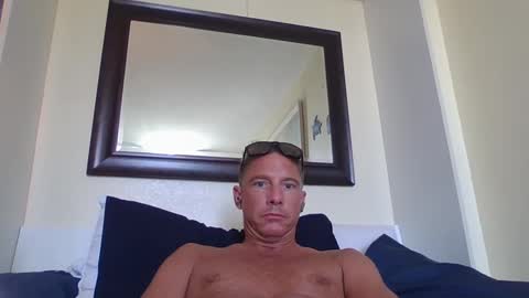 Snapshot of xxxelentdick chatting on January 19, 11:00 pm deeeeznutz online show from January 19, 11:00 pm