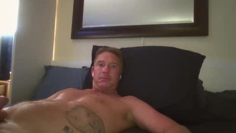 Snapshot of xxxelentdick chatting on February 2, 11:07 am deeeeznutz online show from February 2, 11:07 am