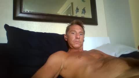 Snapshot of xxxelentdick chatting on March 3, 10:20 pm deeeeznutz online show from March 3, 10:20 pm