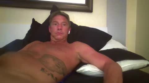 Snapshot of xxxelentdick chatting on March 4, 5:32 am deeeeznutz online show from March 4, 5:32 am