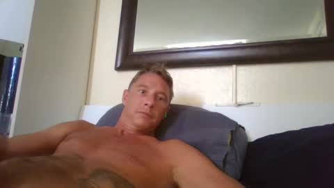 Snapshot of xxxelentdick chatting on February 11, 6:22 pm deeeeznutz online show from February 11, 6:22 pm