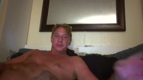 Snapshot of xxxelentdick chatting on September 23, 7:02 am deeeeznutz online show from September 23, 7:02 am