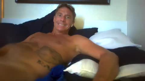 Snapshot of xxxelentdick chatting on March 4, 1:55 am deeeeznutz online show from March 4, 1:55 am