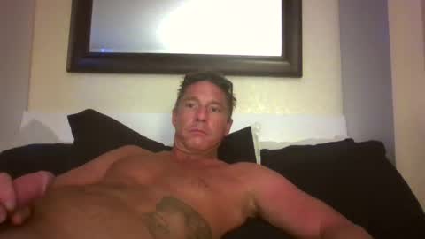 Snapshot of xxxelentdick chatting on March 7, 12:34 pm deeeeznutz online show from March 7, 12:34 pm