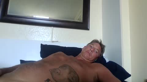 Snapshot of xxxelentdick chatting on March 7, 12:26 am deeeeznutz online show from March 7, 12:26 am