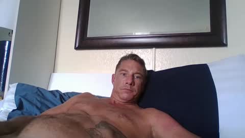 Snapshot of xxxelentdick chatting on January 27, 9:33 pm deeeeznutz online show from January 27, 9:33 pm