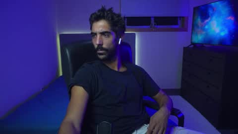 Snapshot of xxxhabibi chatting on October 5, 7:32 pm xxxhabibi online show from October 5, 7:32 pm