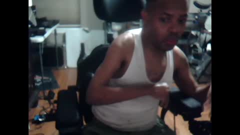 xxxonwheelz online show from September 28, 3:37 am