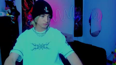 xzerox_ online show from September 9, 1:49 am