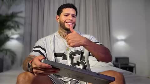 Snapshot of yamp_bigcock chatting on October 16, 4:12 am yamp sambrano online show from October 16, 4:12 am