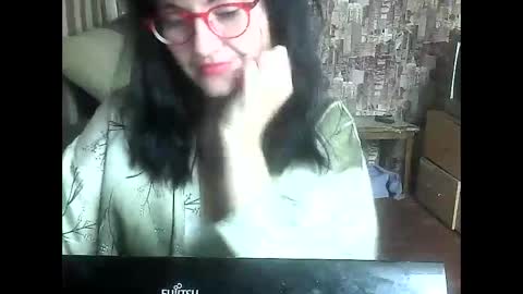 Snapshot of yanafiesta chatting on October 8, 9:59 am yanafiesta online show from October 8, 9:59 am