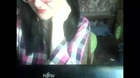 yanafiesta online show from April 15, 3:48 pm