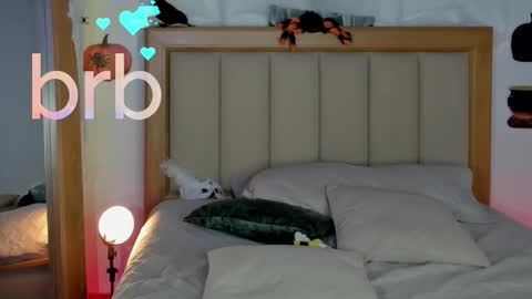 YANDRA CELIS online show from October 29, 2:35 am