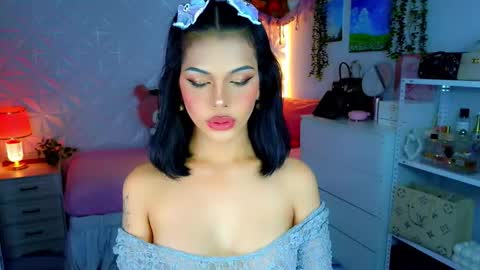 YANG AUDREY LONE online show from November 25, 3:05 am