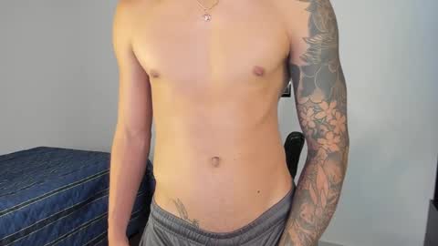 yanpaul83 online show from November 15, 8:54 pm