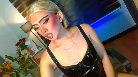 miss yasii online show from March 28, 2:51 pm