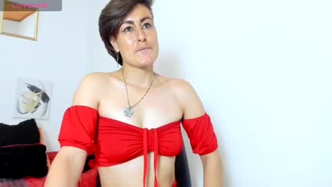 Snapshot of yasmin_goldenst chatting on September 22, 8:24 pm Yasemin online show from September 22, 8:24 pm