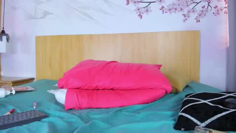 Yasminn Scott online show from January 28, 3:25 pm