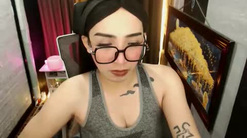 yassiered online show from April 7, 12:40 pm